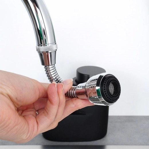 Rugalmas gégecső a víz pontos irányításához