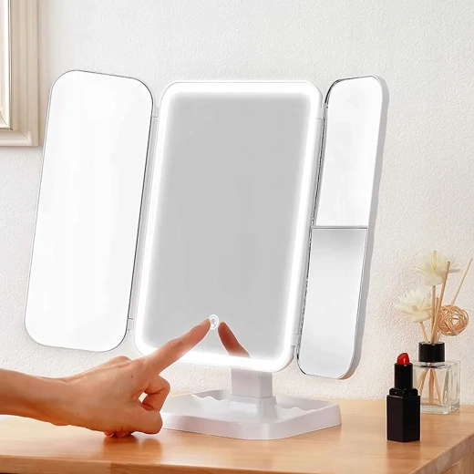 Három fényüzemmód és érintésvezérlés