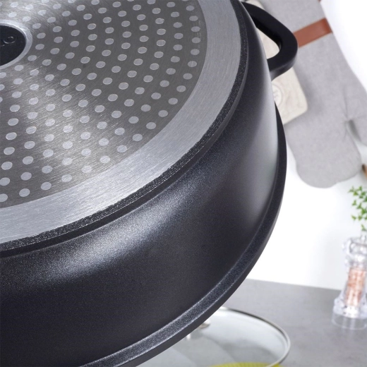 Kompatibilis minden tűzhellyel, beleértve az indukciót is