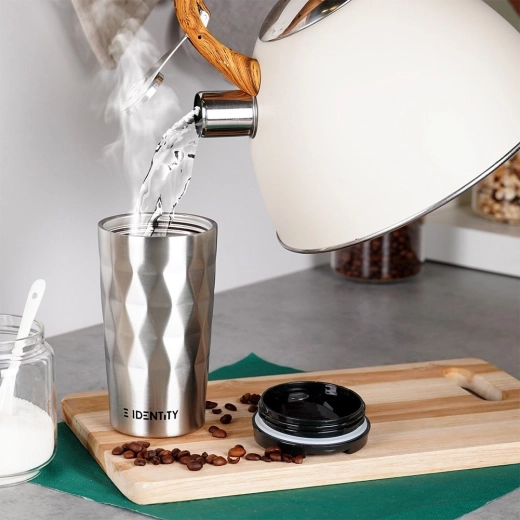 Hosszan tartó hőmegtartás vákuumos szigeteléssel