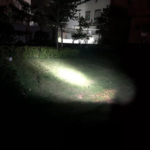 Nagy teljesítményű fő LED reflektor