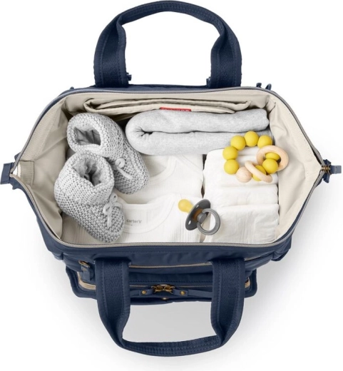 Okos belső rendszerezés és szigetelt zsebek