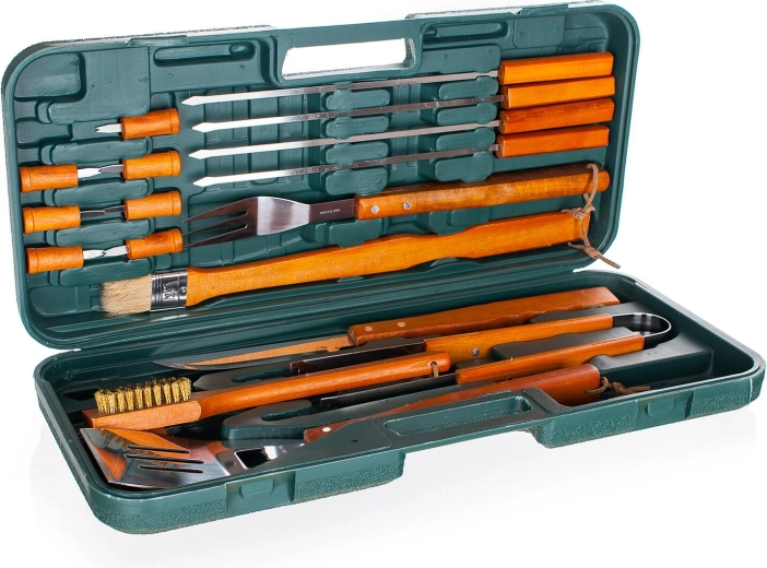 Rozsdamentes acél eszközök fa nyéllel