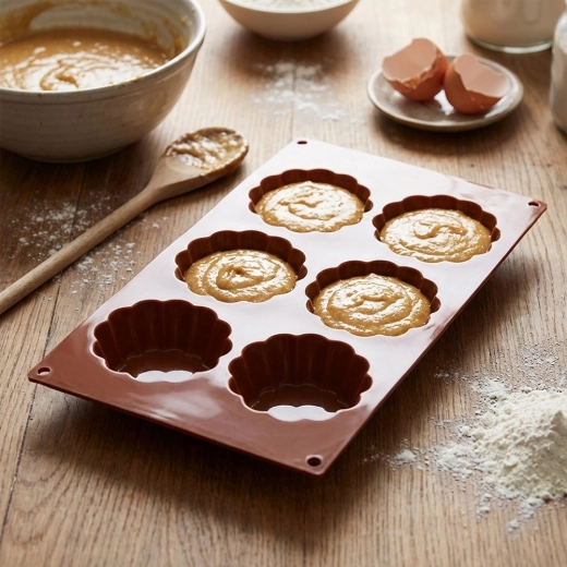 Tapadásmentes és rugalmas szilikon a könnyű kiemeléshez