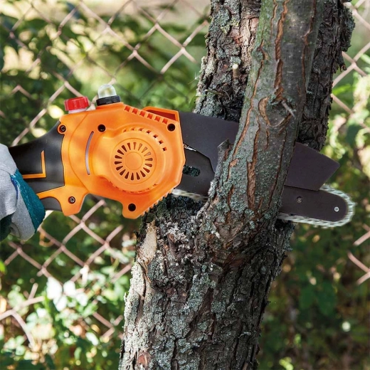 Biztonságos és kényelmes használat metszés közben