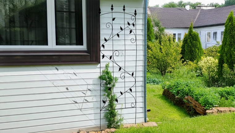 Egyszerű telepítés falnál és ágyásban is