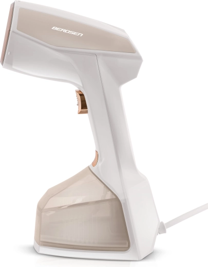 Nagy, 360 ml-es tartály és gazdag tartozékkészlet