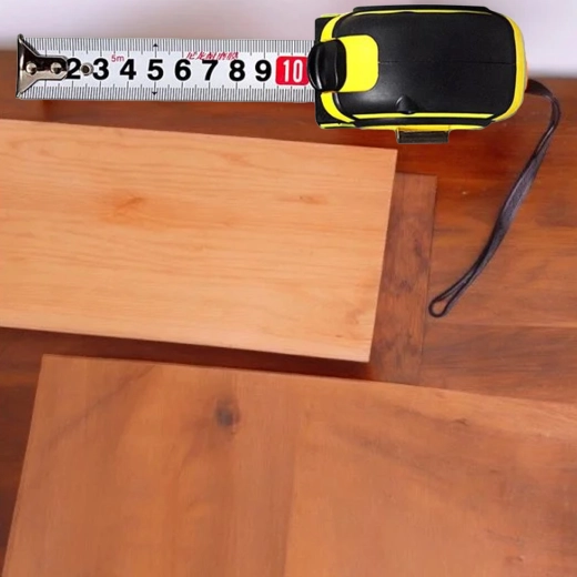 Erős és jól olvasható 25 mm-es szalag