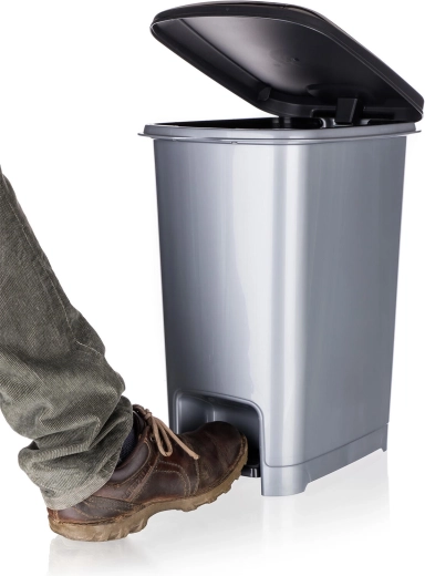 Érintésmentes pedálos nyitás a maximális higiéniáért