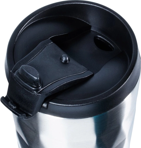 Szivárgásmentes fedél és biztonságos ivás útközben