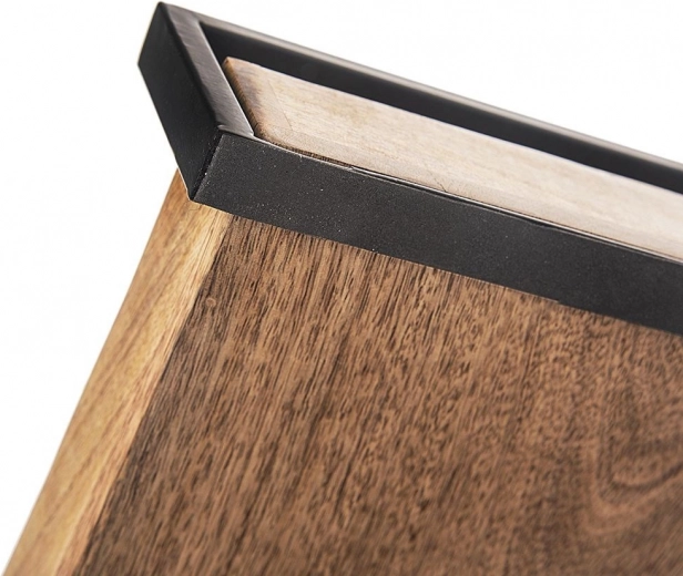 Megemelt peremek és felületvédelem