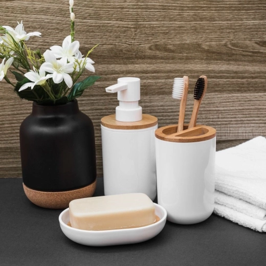 Fürdőszobai kiegészítő szettel harmonizál