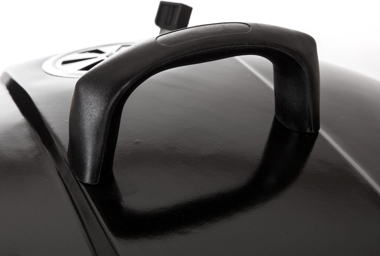 Fedél levegőszabályzással és biztonságos fogantyúval