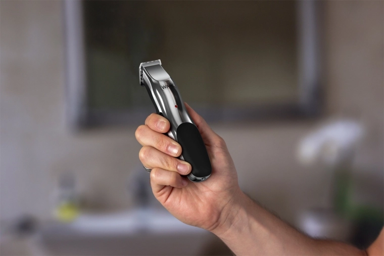 Akár 60 perc vezeték nélkül + hálózatról működés