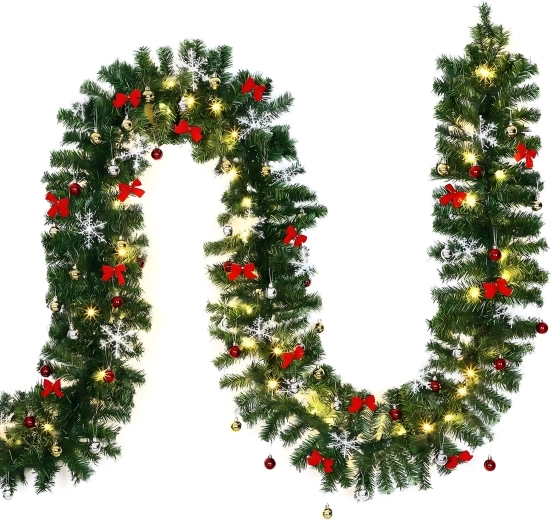 Sűrű ágak és gazdag díszítés