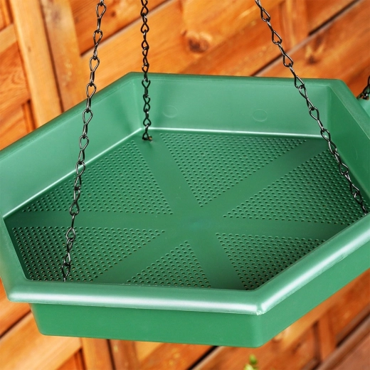 Etető vízelvezetős aljjal – a takarmány száraz marad