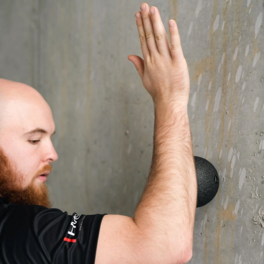 Enyhülés bárhol – akár a falnál is