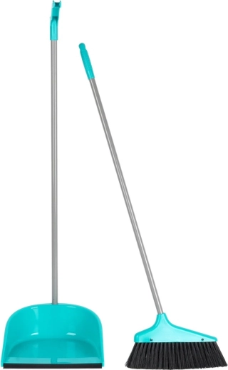 Takarítás hajolgatás nélkül a hosszú nyeleknek köszönhetően