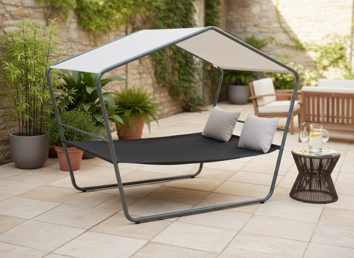 Napellenző a nap és a szitáló eső ellen