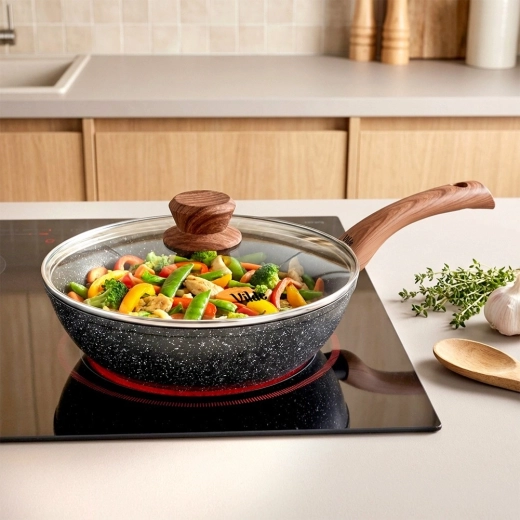 Univerzális minden típusú tűzhelyhez, beleértve az indukciót is