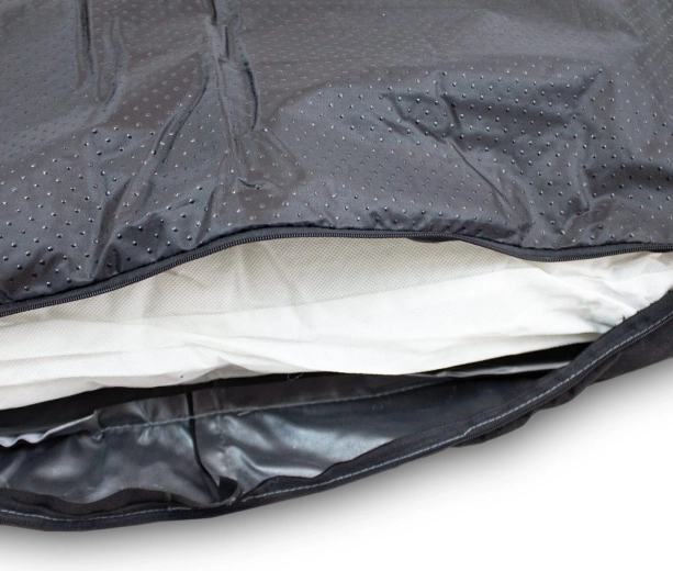 Csúszásgátló és strapabíró alsó rész