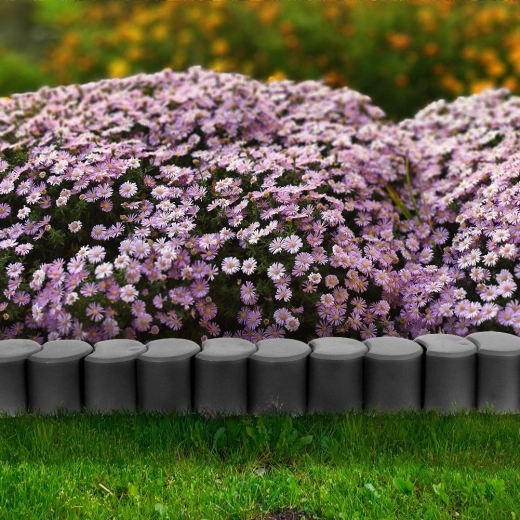 Tiszta elválasztás gyep és ágyás között