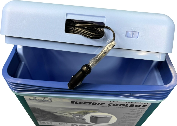 12/230 V tápellátás és praktikus kábeltartó rekesz