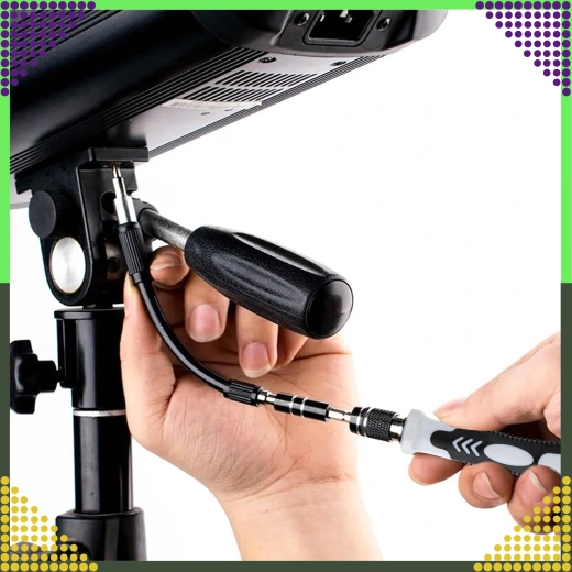 Rugalmas hosszabbító szűk helyeken történő csavarozáshoz