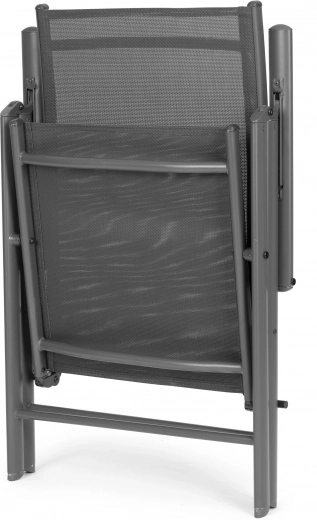 Összecsukható kivitel az egyszerű tároláshoz