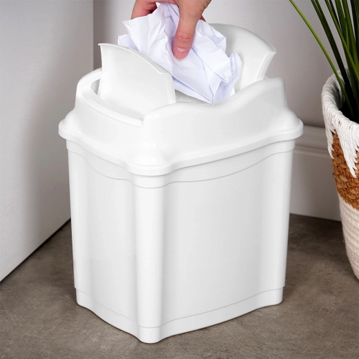 Billenő fedél a kényelmes és higiénikus használathoz