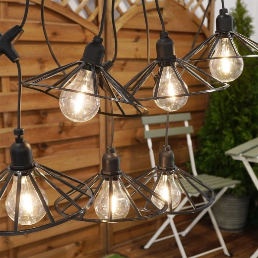 Kültéren is ellenálló az IP44-nek köszönhetően