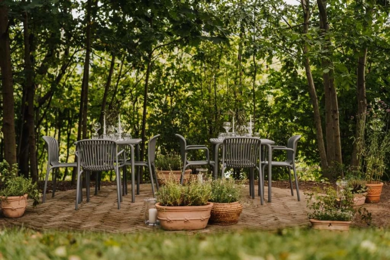 Könnyű, rakásolható és egyszerűen hordozható