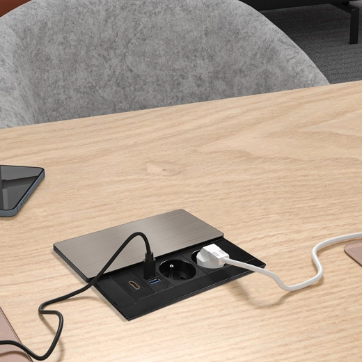 Tápellátás és gyors USB-töltés
