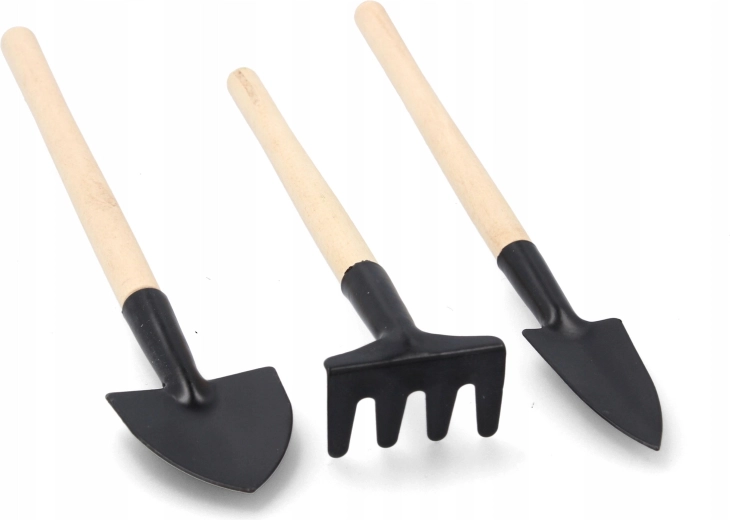 Tartós fémfejek, kényelmes fa nyelek