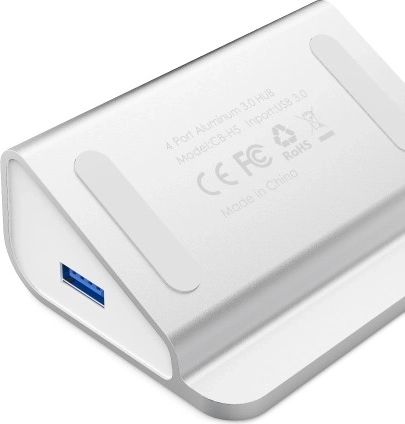 4× USB 3.0 egyetlen USB-A portból