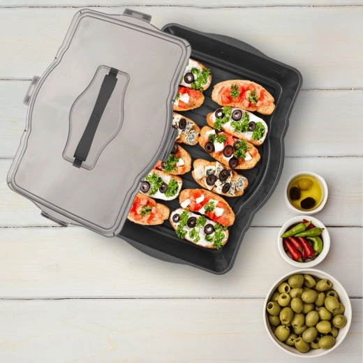 Nagy űrtartalom süteményekhez és vendégváró falatokhoz