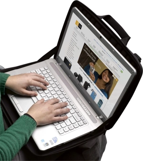 Használja a laptopot közvetlenül a tokban