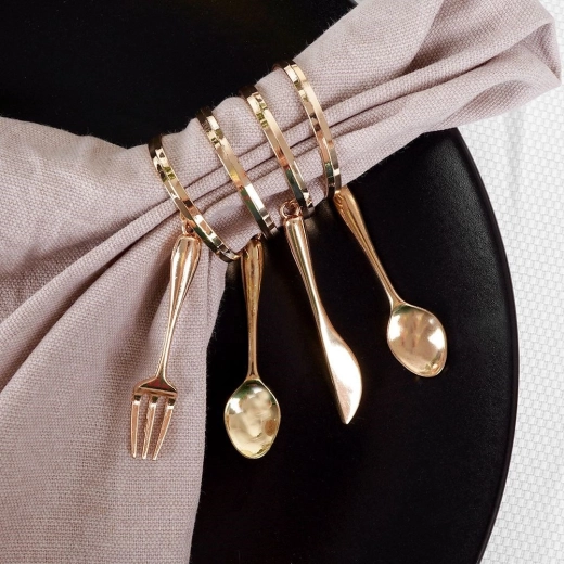 Biztos szalvétarögzítés és könnyű összehangolás