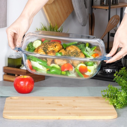 Kényelmes fogók és jó rálátás sütés közben