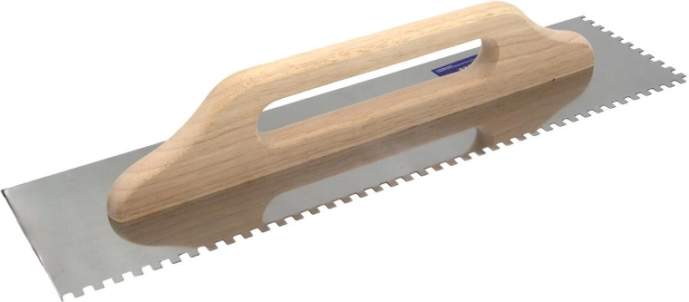 Rozsdamentes acél simító 6 mm fogazással, 500 × 130 mm, fa nyél