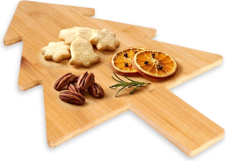 Fából készült vágó- és tálalódeszka karácsonyfa alakban, 44,5 × 30 cm