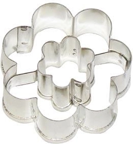 Virág alakú süteménykiszúró belső virágmintával