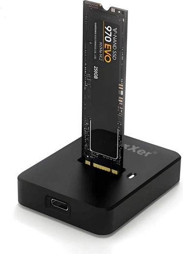 Dokkolóállomás M.2 SATA és NVMe SSD-khez USB-C csatlakozóval