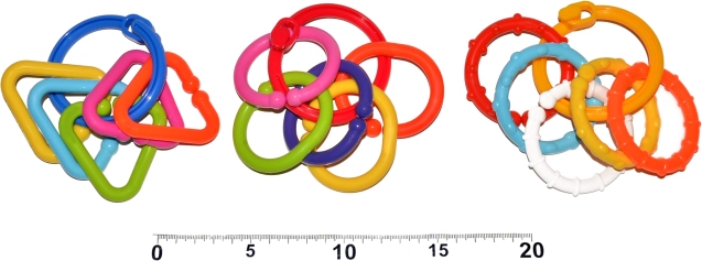 Színes karikák babáknak