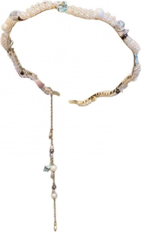 Dekoratív fejpánt kagylómintával és gyöngyöcskékkel