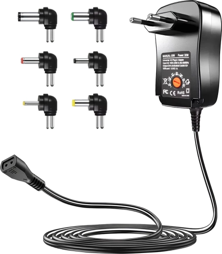 Univerzális hálózati tápegységadapter Renew Force 3–12 V-os szabályozással és USB-porttal