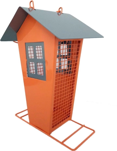 Fém madáretető ház alakban
