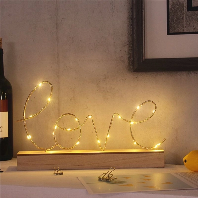 LED világítású „LOVE” álló dekoráció