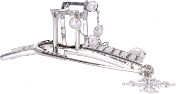 Dekoratív hajcsat ezüst gyöngyökkel