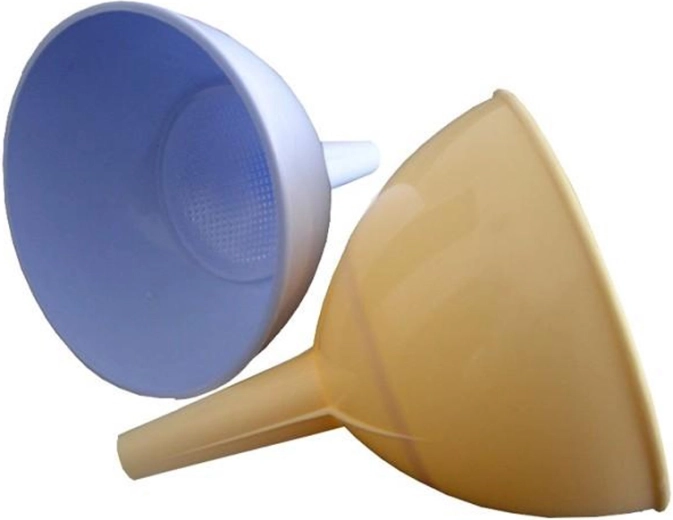 Műanyag tölcsér szűrővel, 10 cm